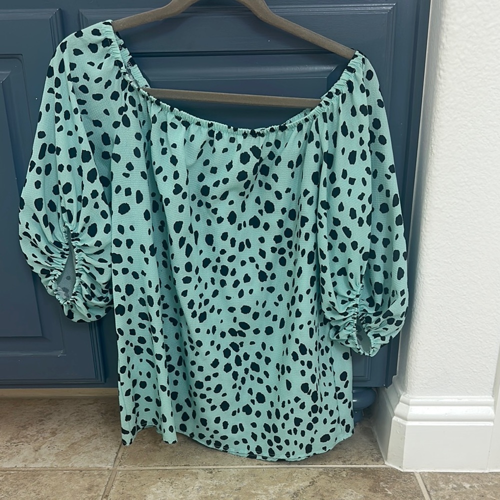 BiBi Green and Black Puff Sleeve Blouse